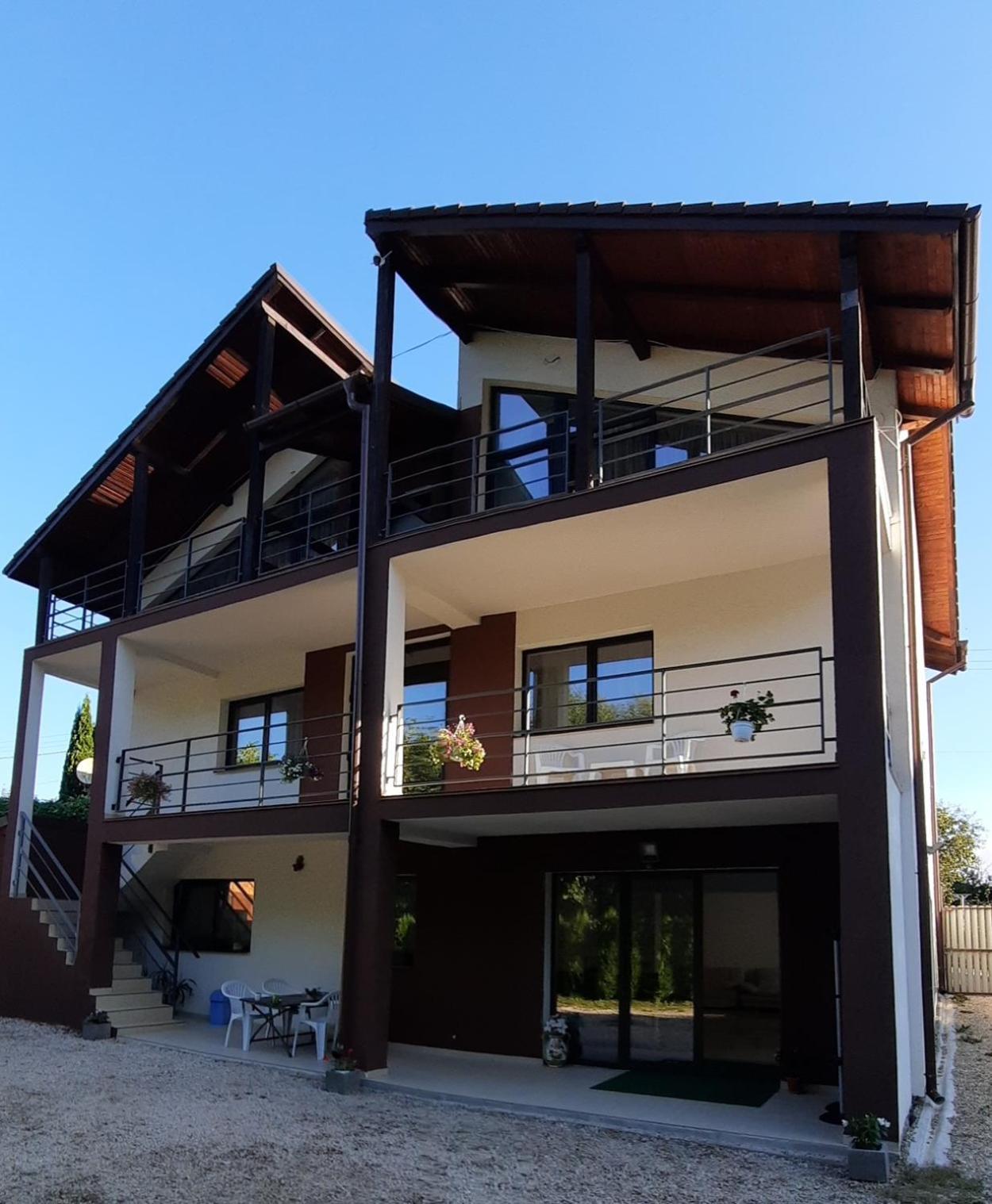 Vila Emma Rîşnov المظهر الخارجي الصورة